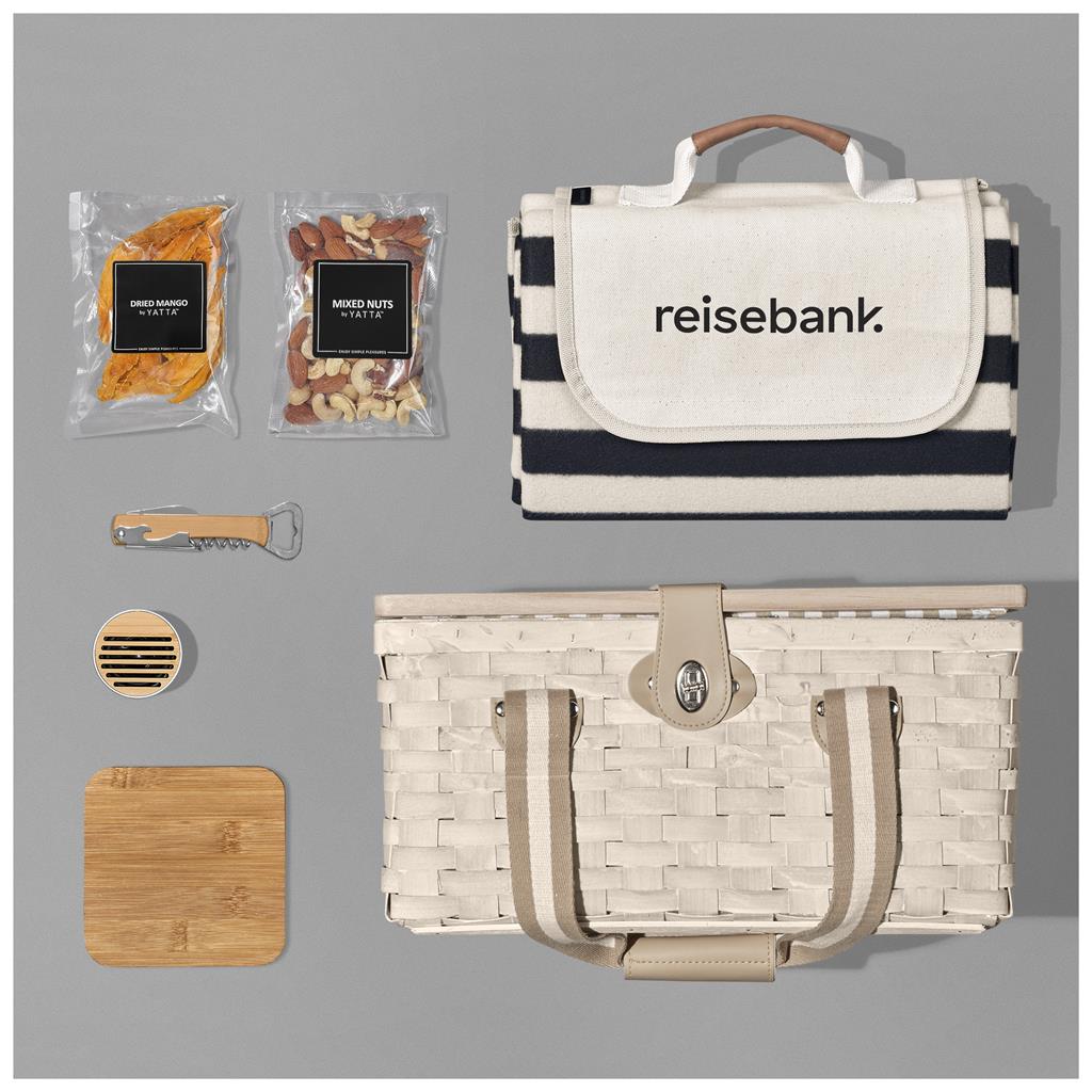 Yatta Golden Glances Hamper - Image 4