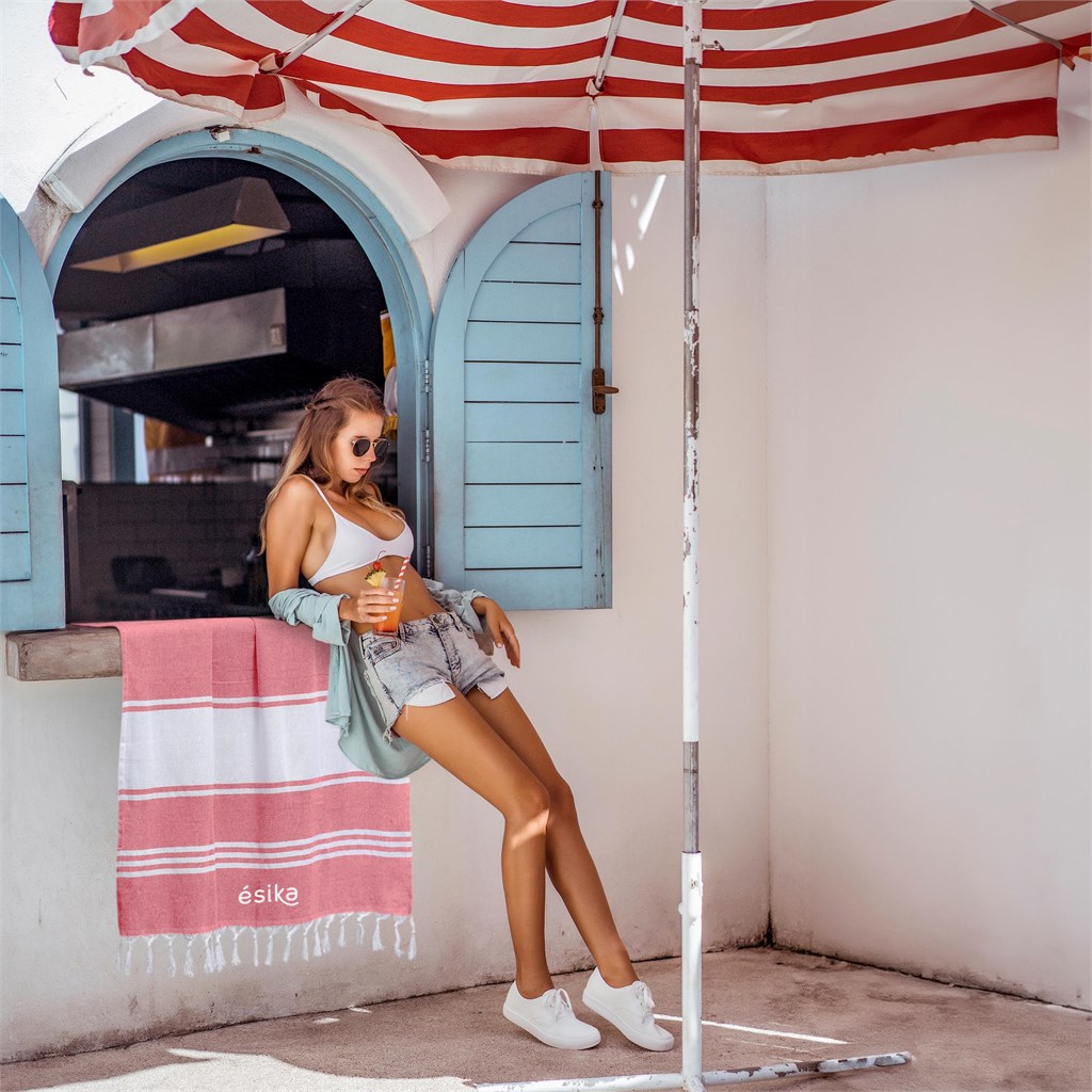 US Basic Santa Cruz Cotton-Rich Beach Towel & Drawstring Bag - Image 4